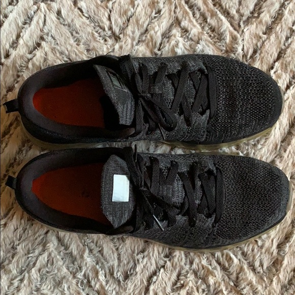 Men’s Nike Flyknit Max size 10.5 clean main image 4